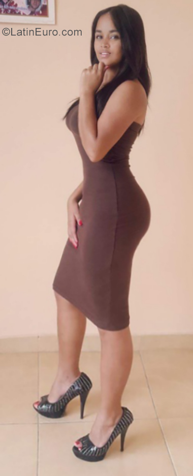 Date this young Dominican Republic girl Rosa from Bonao DO35007