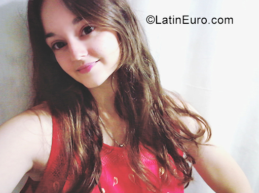 Date this good-looking Argentina girl Cris from Rosario AR194