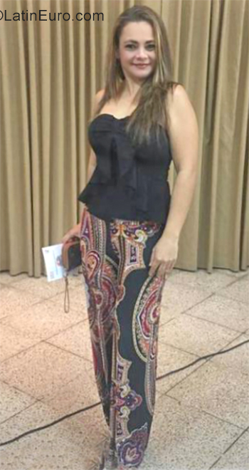 Date this tall Honduras girl Lourdes from San Pedro Sula HN2655