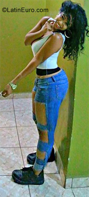 Date this beautiful Dominican Republic girl Ariana from La Romana DO39989
