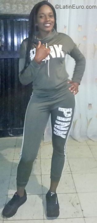 Date this good-looking Colombia girl Diana from CALI CO25529