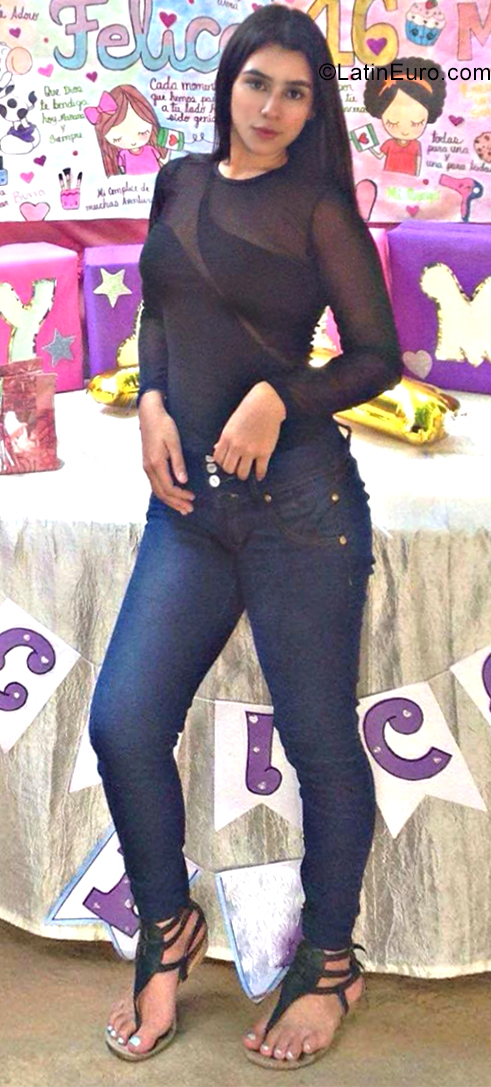 Date this athletic Venezuela girl Jocelen from Ciudad Guayana VE2462