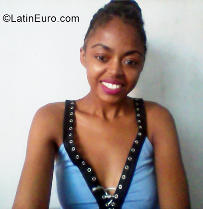 Date this good-looking Brazil girl Gessica from Belo Horizonte BR10851