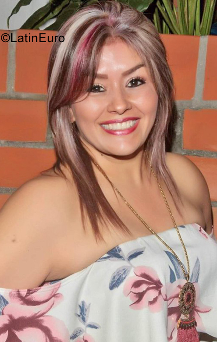 Date this beautiful Colombia girl Gloria from Sabaneta CO25552