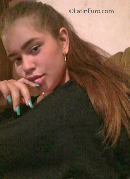 Date this beautiful Venezuela girl Rosmary from Maracaibo VE2481