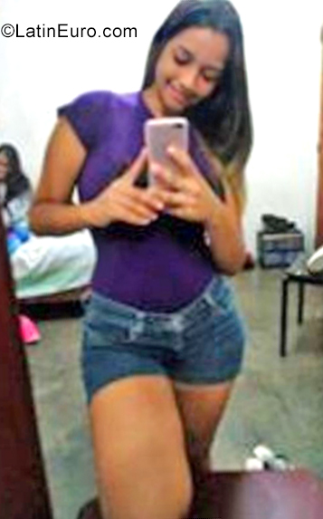 Date this voluptuous Venezuela girl Beatriz from Cumana VE2511