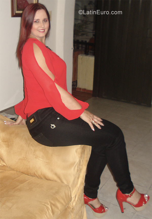 Date this exotic Colombia girl Rosmiria from Bucaramanga CO25673