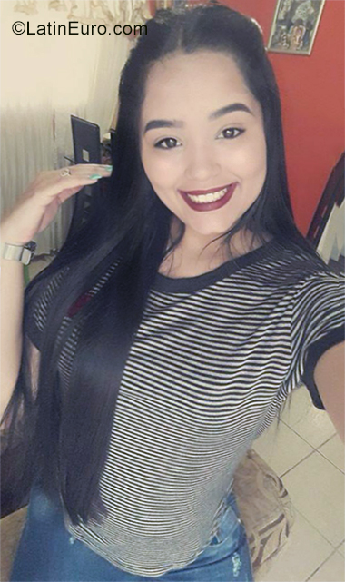 Date this stunning Venezuela girl Gisel from Cabimas VE2513