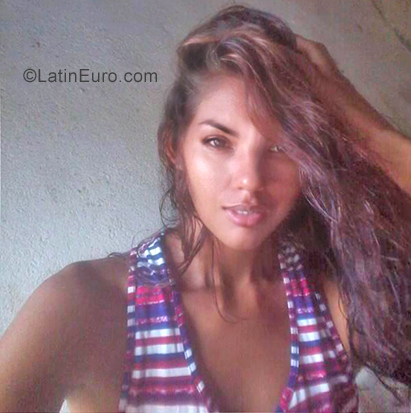 Date this foxy Colombia girl Arlene from Santa Marta CO25735