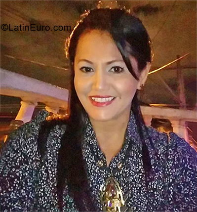 Date this voluptuous Colombia girl Fabiola from Barrancabermeja CO25738