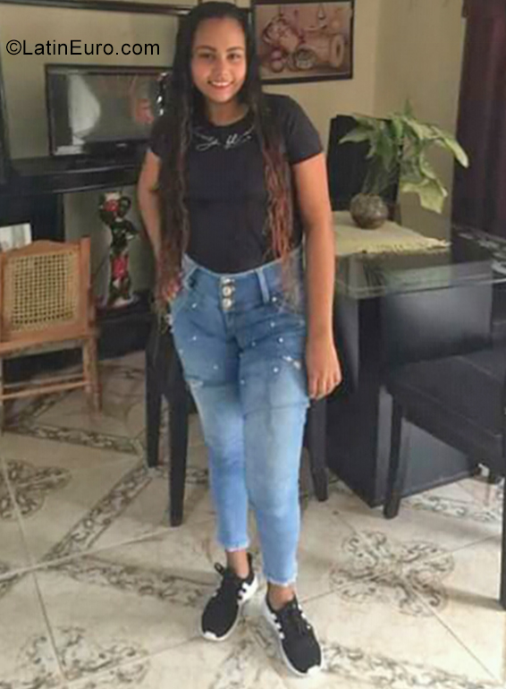 Date this young Colombia girl Dalys from Barranquilla CO25746