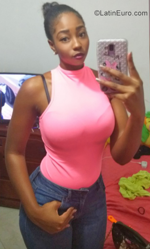 Date this gorgeous Colombia girl Gloria Estefany from Medellin CO25754