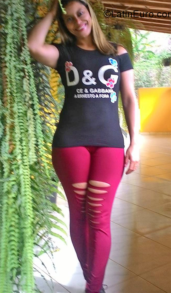 Date this georgeous Brazil girl Juliana from Victoria BR10871