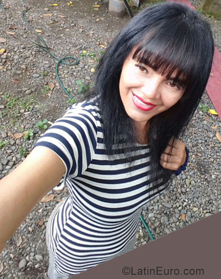 Date this lovely Ecuador girl Nurys from Quevedo EC347