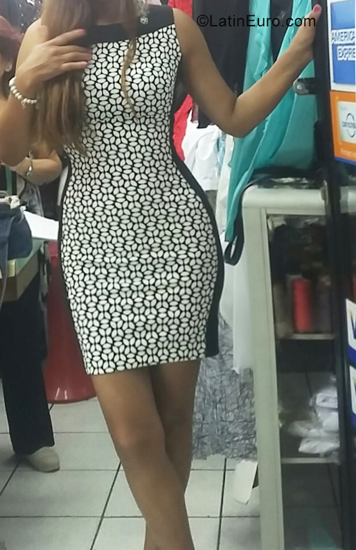 Date this happy Peru girl Carol from Lima PE1414