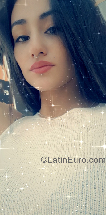 Date this cute Colombia girl Katerin Daniela from Medellin CO25800