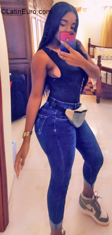 Date this lovely Dominican Republic girl Yoniry from San Pedro De Macoris DO35508