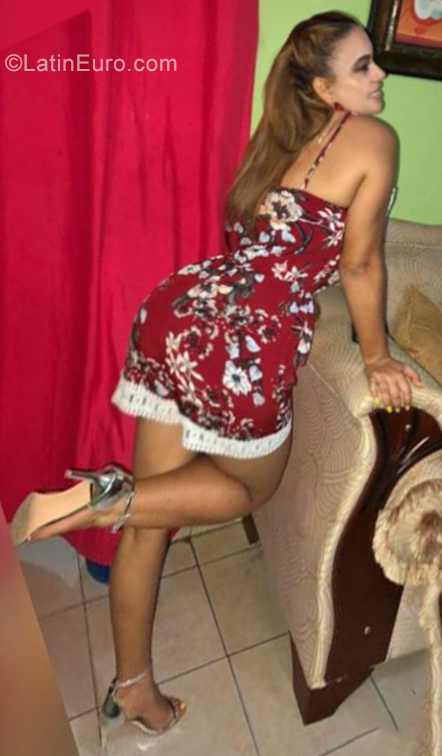 Date this funny Dominican Republic girl Diosia from San Cristobal DO35594