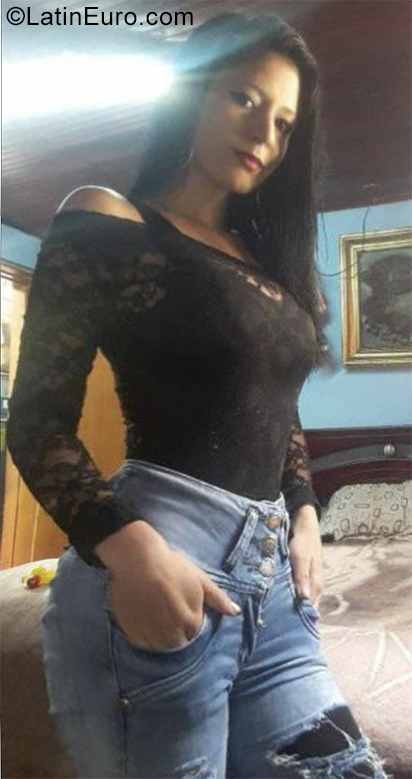 Date this fun Colombia girl Antonella from Bogota CO25873
