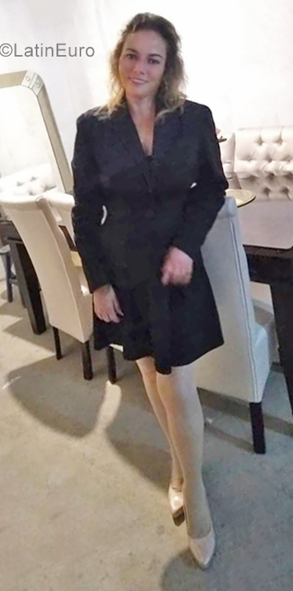 Date this attractive Peru girl Gisela from Lima PE1419