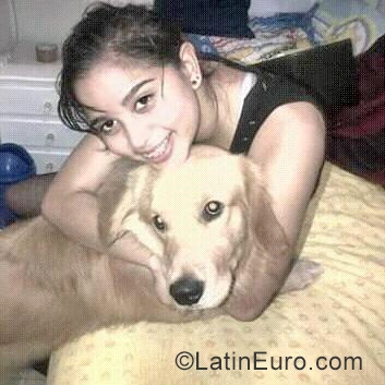 Date this lovely Venezuela girl Desiree from Caracas VE2599