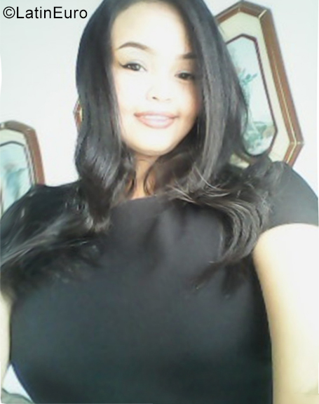 Date this gorgeous Venezuela girl Gresie from El Tigre VE2611