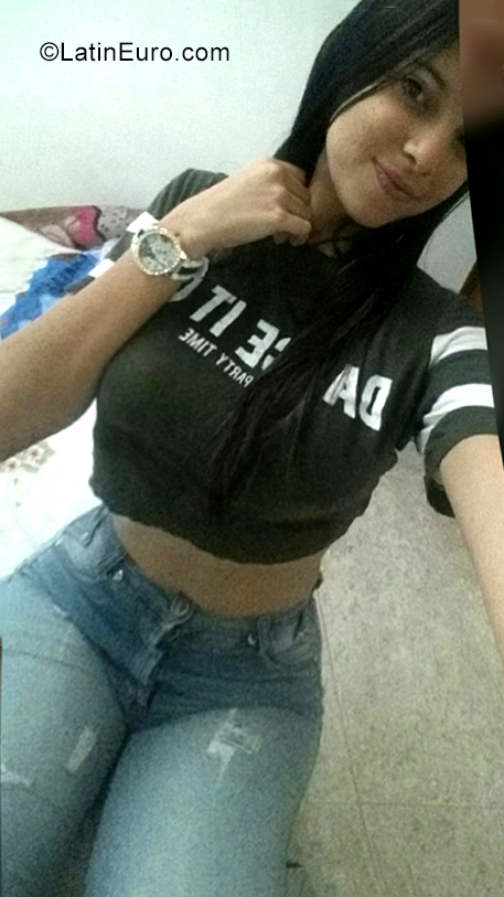 Date this stunning Venezuela girl Lisleynas from Maracaibo VE2607