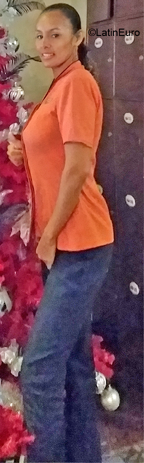 Date this gorgeous Venezuela girl Yanet from Caracas VE2614