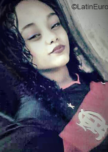 Date this athletic Brazil girl Milena from Rio de Janeiro BR10907