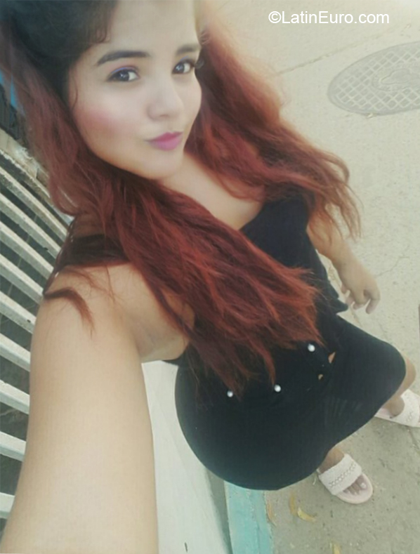 Date this foxy Venezuela girl Andrea from Trujillo VE2633