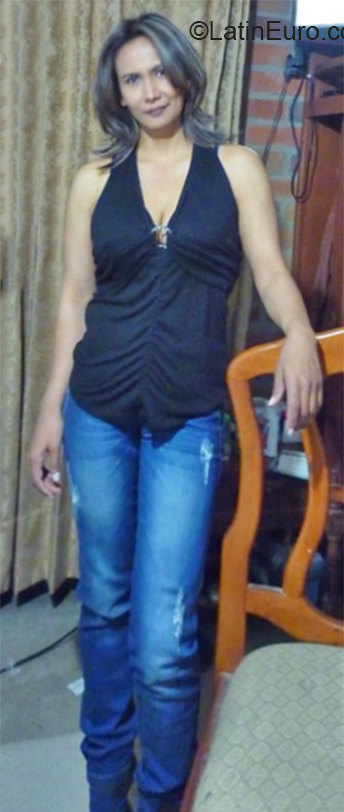 Date this athletic Colombia girl Yoli from Bogota CO25948