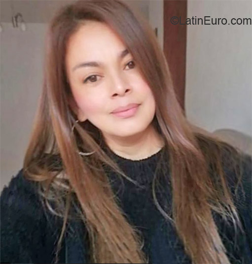 Date this delightful Colombia girl Leydes from Bogota CO25955