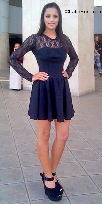 Date this happy Colombia girl Genesis from Bogota CO26006