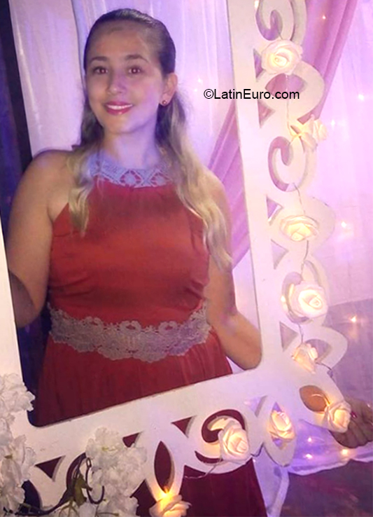 Date this beautiful Colombia girl Silvia from Bucaramanga CO26027