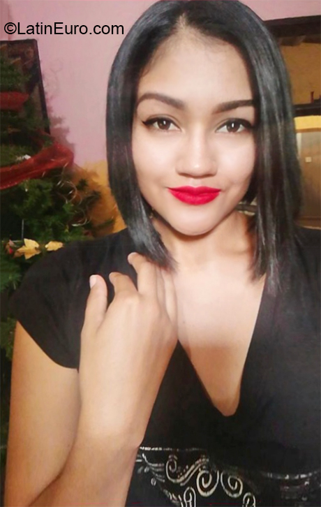Date this beautiful Venezuela girl Eduarlis from La Victoria VE2697