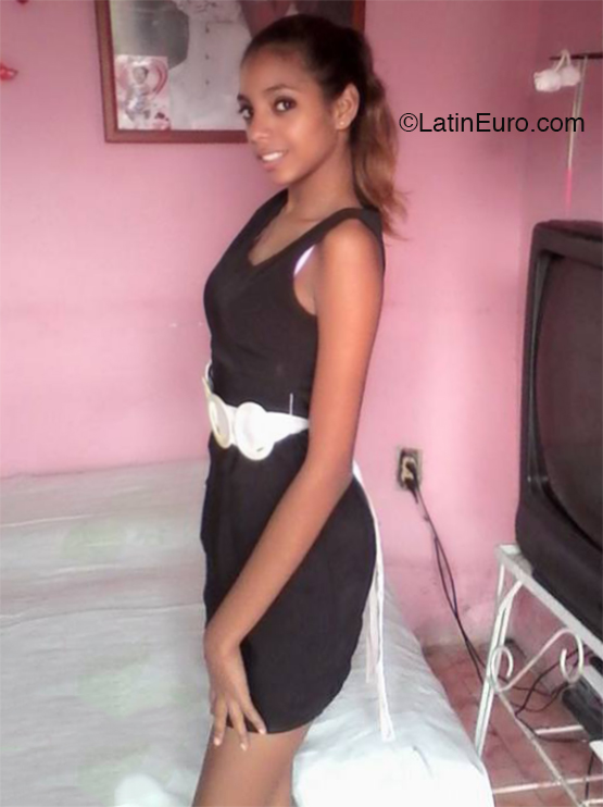 Date this tall Cuba girl Betty from Havana CU592