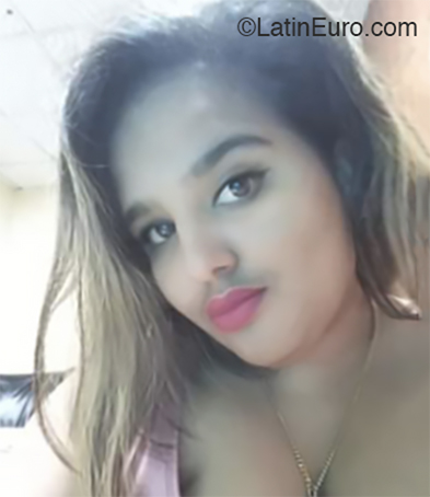 Date this young Cuba girl Karina from Havana CU597