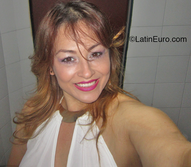Date this hard body Colombia girl Francia from Cali CO26064