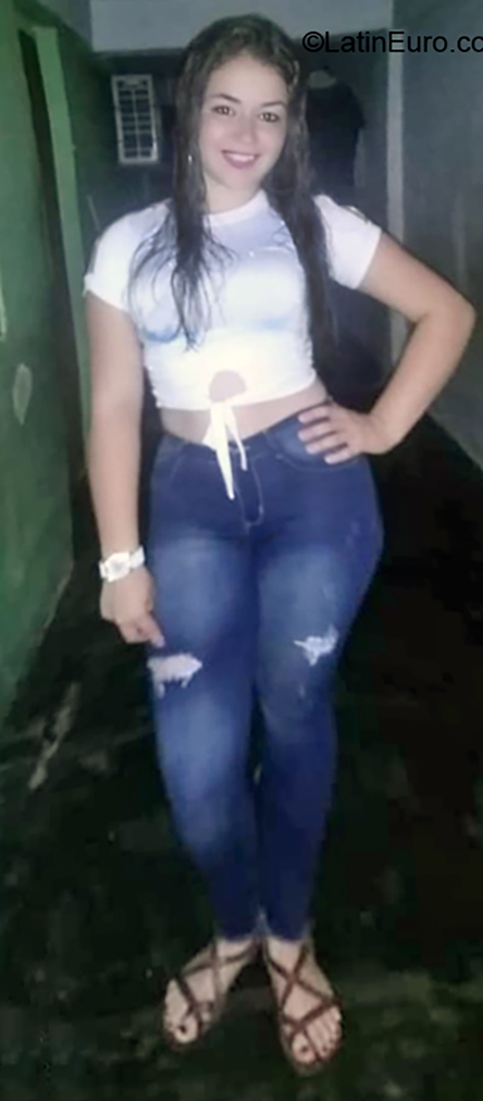 Date this beautiful Colombia girl Yaireth from Cucuta CO26072