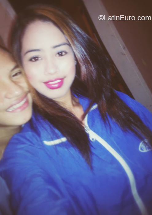 Date this georgeous Venezuela girl Melissa from Valencia VE2714
