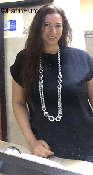 Date this pretty Ecuador girl Yesica from Tena EC377