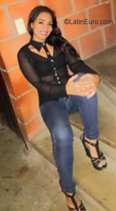 Date this stunning Colombia girl Stella from Cali CO26143