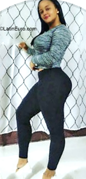Date this athletic Dominican Republic girl Yafreisie from La Romana DO36237