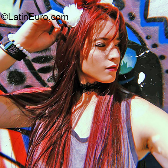 Date this lovely Colombia girl Manuela from Manizales CO26179