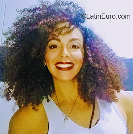 Date this young Colombia girl Yaky from Medellin CO26182