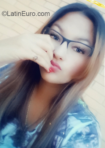 Date this tall Venezuela girl Gaby from Lagunillas VE2749