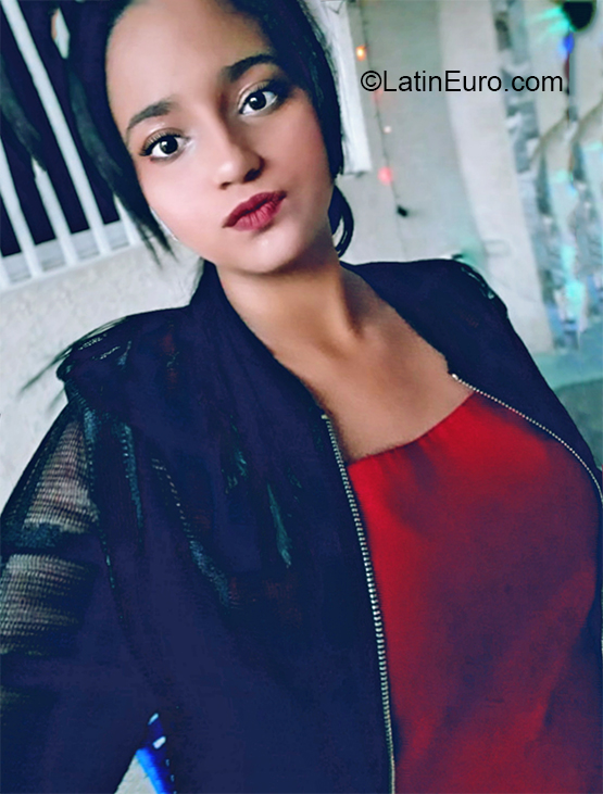 Date this delightful Venezuela girl Johanna from Maracaibo VE2754