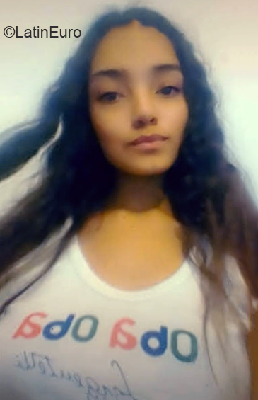 Date this fun Argentina girl Laura from Buenos Aires AR254