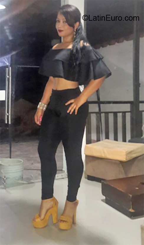 Date this sultry Colombia girl Yuni from Riosucio CO26242