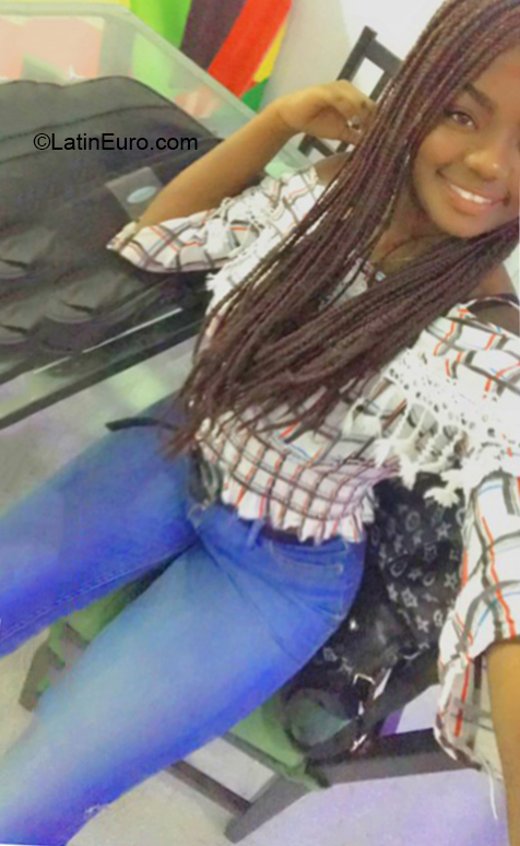 Date this good-looking Dominican Republic girl Abigail from San Pedro De Macoris DO36478